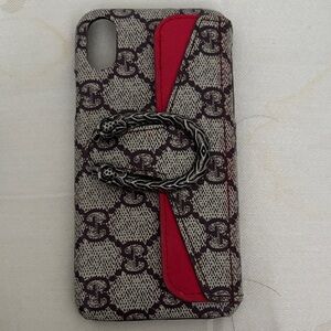 Gucci Beige Monogram Phone Case with Red Accent and Metal Snake Detail